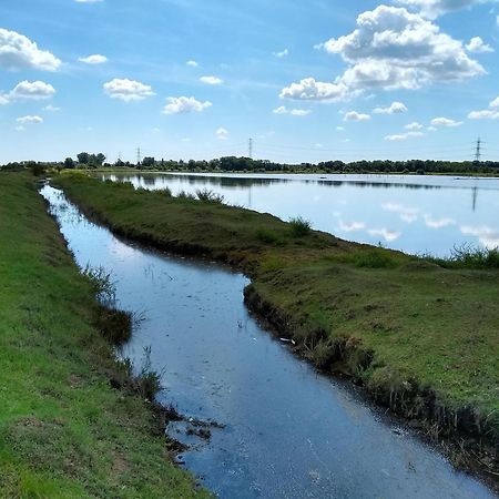 Watercress Barns Apartment Ситингбърн Екстериор снимка