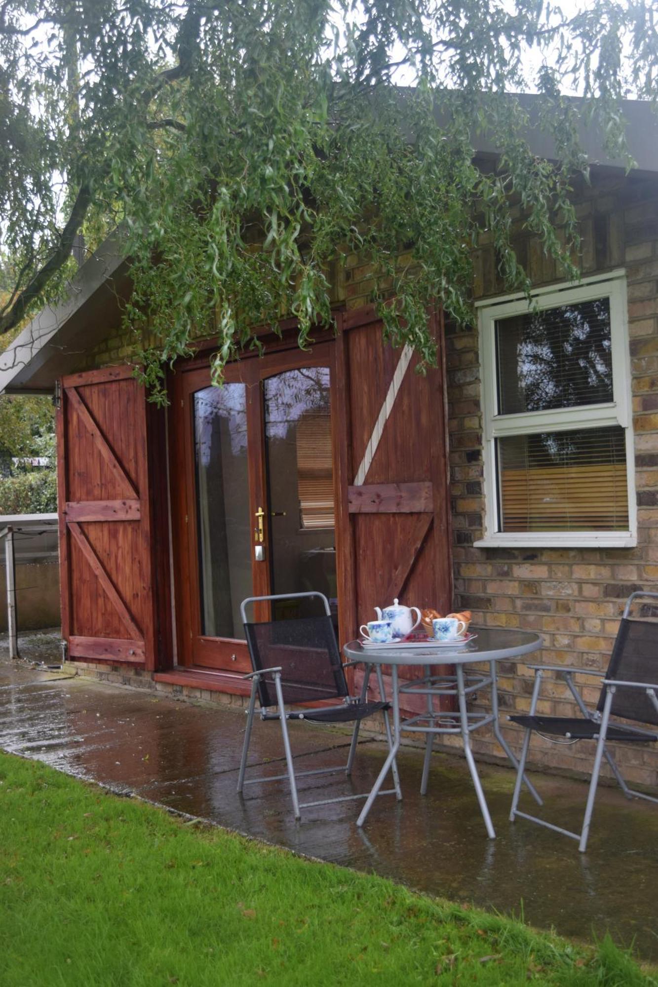 Watercress Barns Apartment Ситингбърн Екстериор снимка